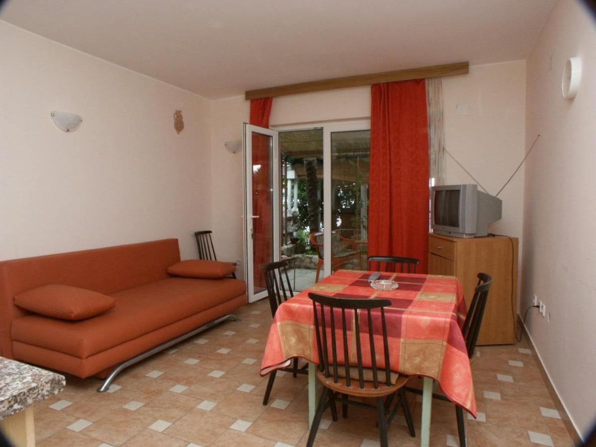 Apartments By The Sea Crikvenica - 2354 Ngoại thất bức ảnh