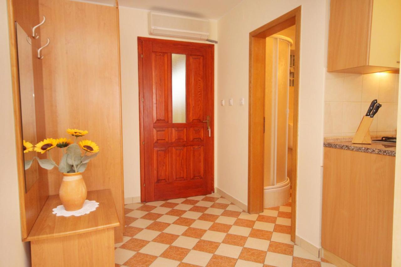 Apartments By The Sea Crikvenica - 2354 Ngoại thất bức ảnh