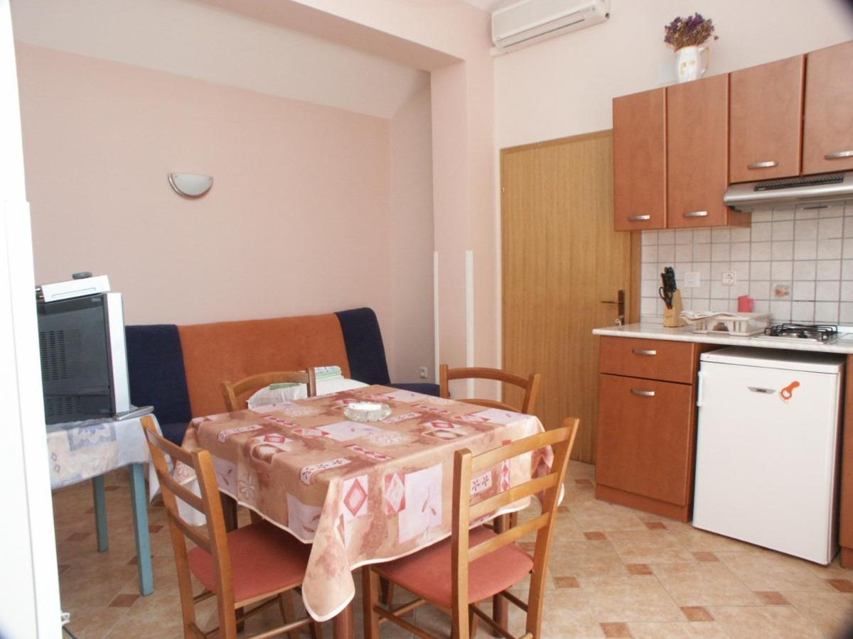 Apartments By The Sea Crikvenica - 2354 Ngoại thất bức ảnh