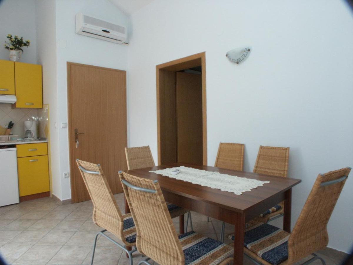 Apartments By The Sea Crikvenica - 2354 Ngoại thất bức ảnh